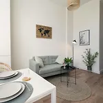 Boutique Scheveningen 아파트호텔 3*