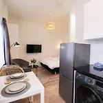 Boutique Scheveningen 아파트호텔 3*